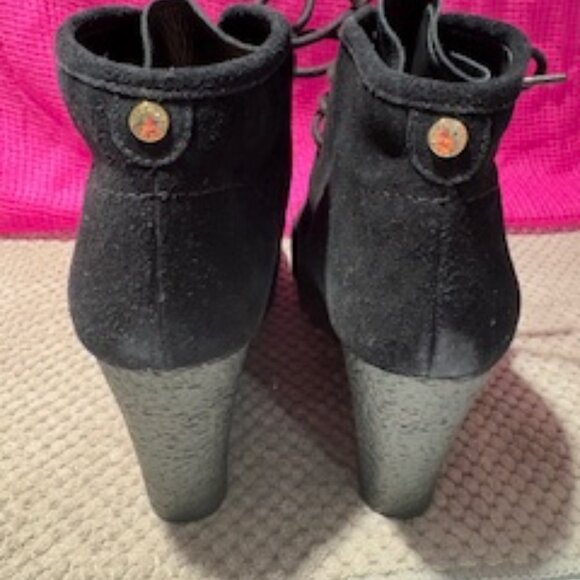 Michael Kors Rory wedge laced up ankle boot - Picture 2 of 5